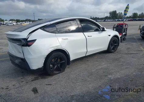 2026 Tesla Model Y Long Range Dual Motor All-Wheel Drive/Long Range Launch Series из США, поврежденный, VIN 7SAYGDEE1TF368741
